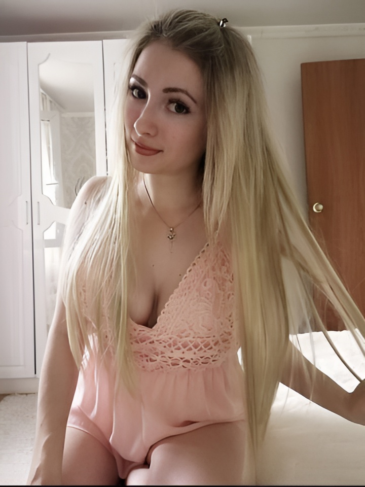 Искра привлекательная девушка из Киселевска цена от 5000 руб